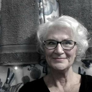 Meet your Posher, Leslie